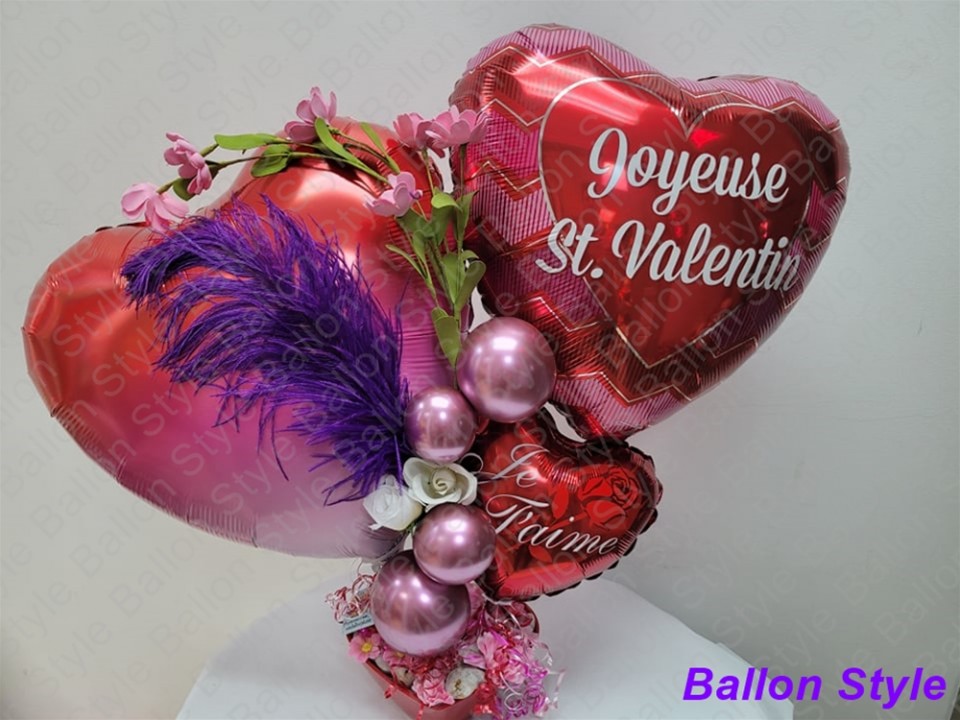 Bouquet St-Valentin 8 (montage à l'air de 22 pouces de haut x 27 pouces de larges)