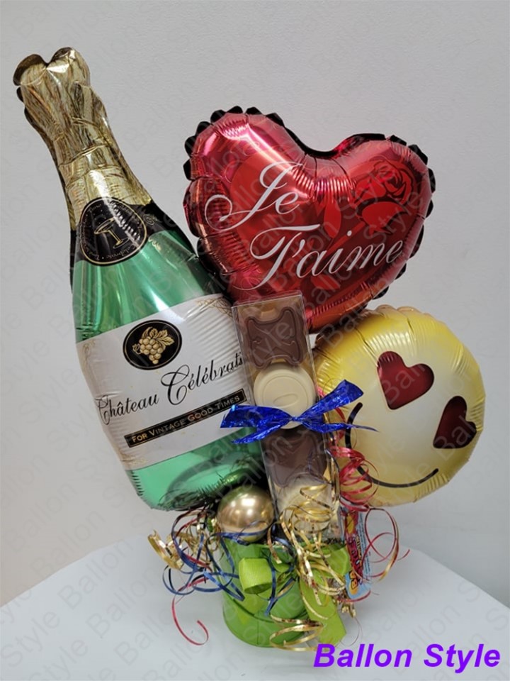 Bouquet Chocolat et ballons St-Valentin 8 (montage à l'air de 17 pouces de haut )